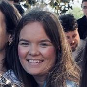 Chica estudiante de Enfermería, que oferta clases de apoyo para todas las asignaturas en los cursos de primaria y secundaria